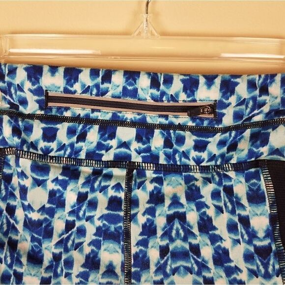 Athleta Blue Tie Dye Be Free Knicker Capri Cropped Leggings - Picture 7 of 9